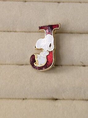 Vintage Peanuts Snoopy "J' Pin
